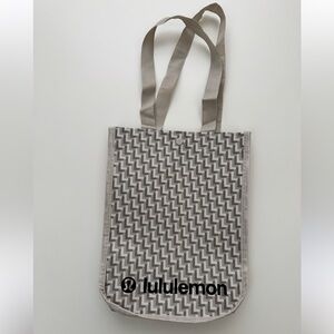 ***SOLD*** LULULEMON 2025 HOLIDAY Reusable Shopping Tote/Gym (Small)